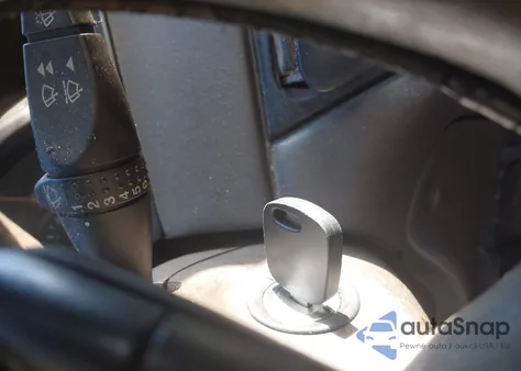 2000 Ford Focus Se z USA, uszkodzony, nr VIN 1FAFP34P0YW201734